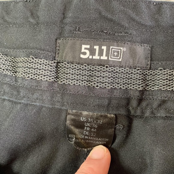5.11 Tactical Pants Mens 36x32 Black Cargo Tactical Workwear Utility Pockets - Picture 10 of 14